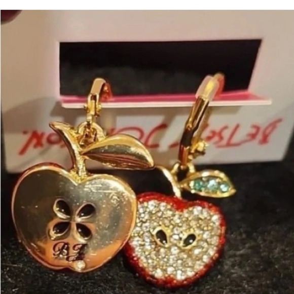 BETSEY JOHNSON 'Back to School' Glittery Red Apple Dangle Mismatch Earrings NWT - Picture 4 of 6